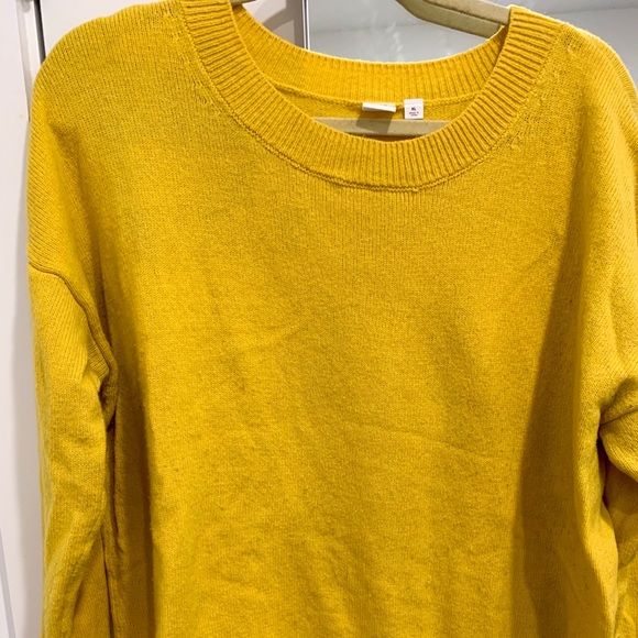 Yellow Gap Sweater - Picture 1 of 3